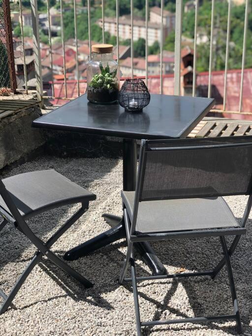 Charmant Logement & Terrasse Au Centre Historique Сен-Клод Екстер'єр фото